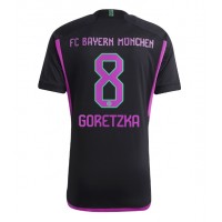 Bayern Munich Leon Goretzka #8 Bortatröja 2023-24 Korta ärmar